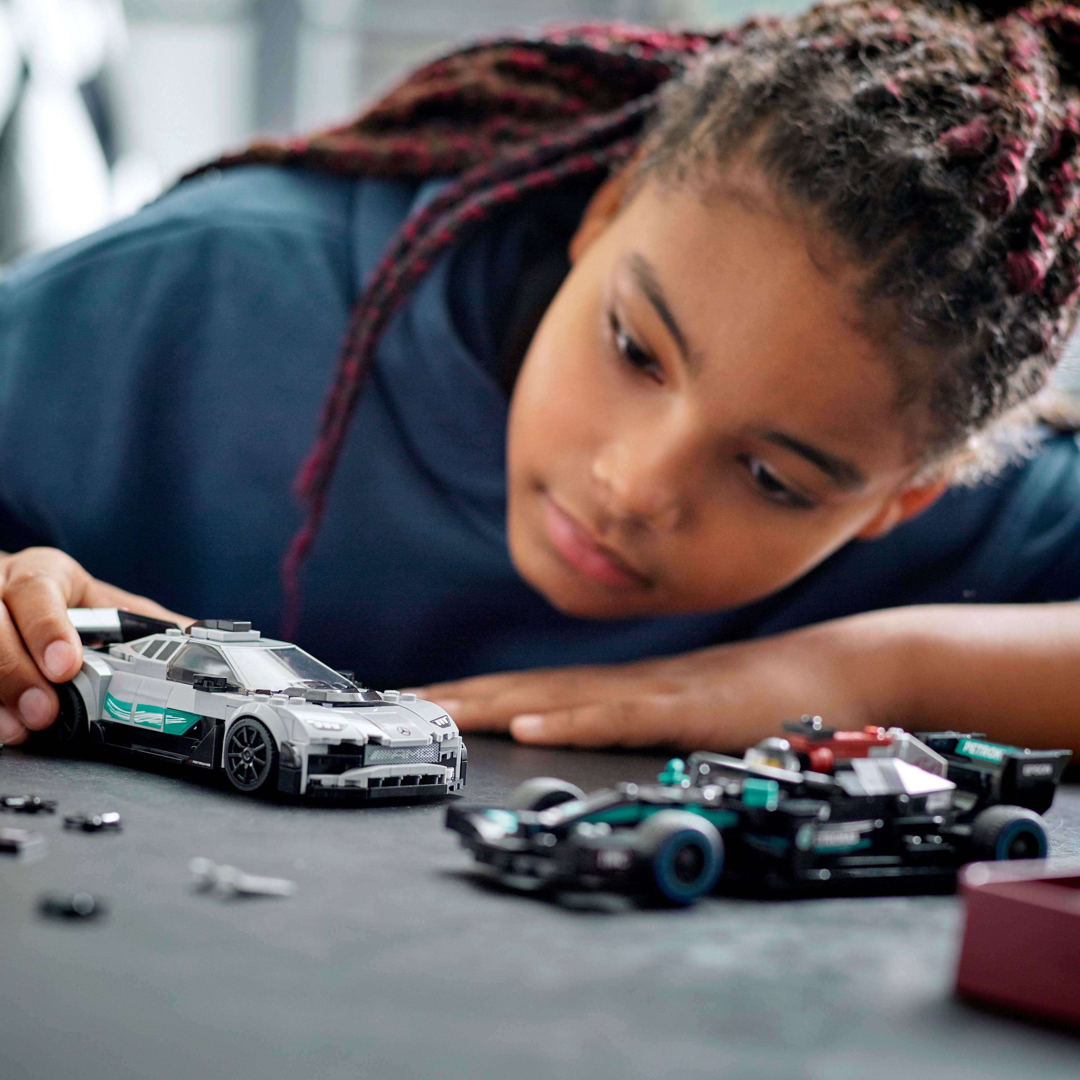 LEGO 76909 Speed Champions Mercedes-AMG F1 W12 E Performance i Mercedes-AMG ONE