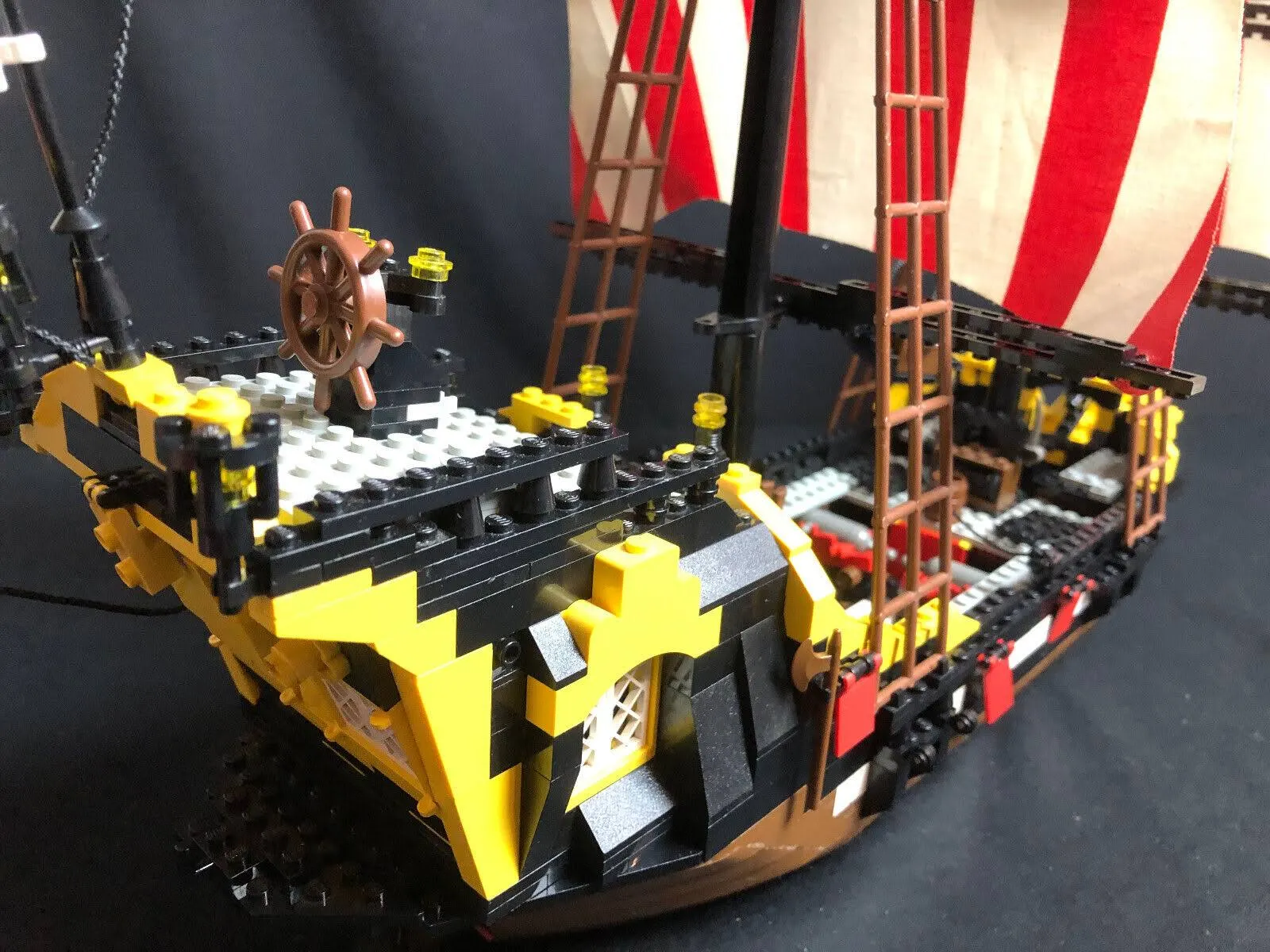 Lego 6285 Piraci I Black Seas Barracuda (dark Shark) Statek Piracki Z