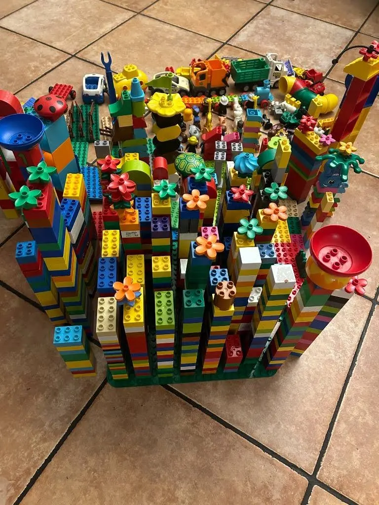 Lego Duplo 13,7kg Mix Klocków Figurki Zwierzęta Pojazdy