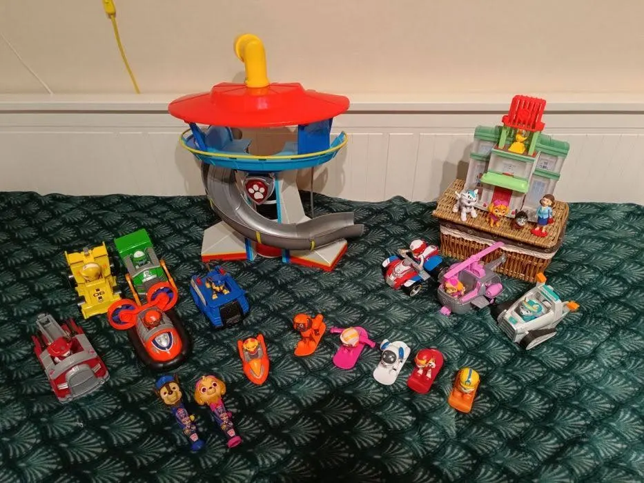 Psi patrol mega zestaw zabawki baza samochody figurki