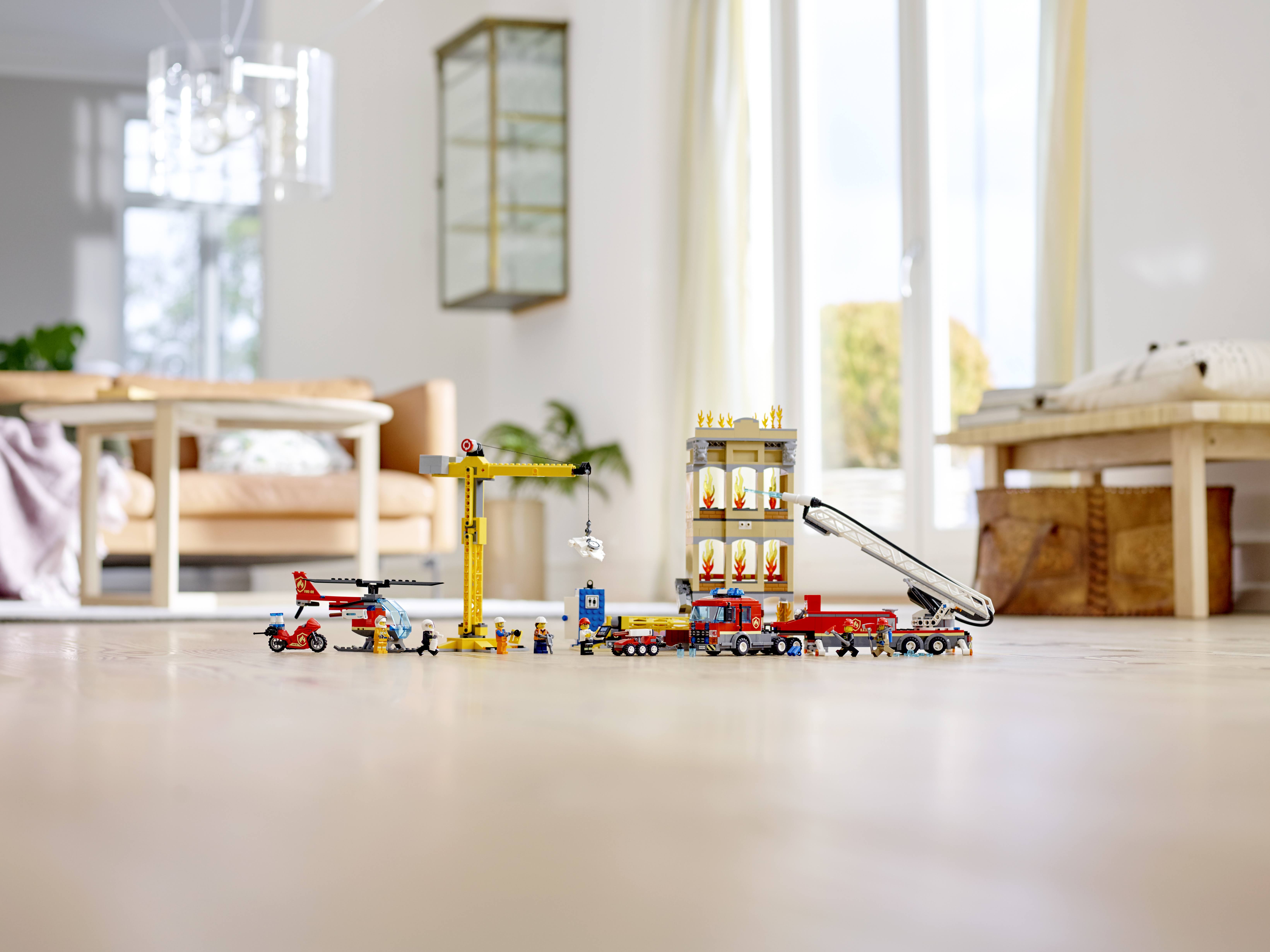 LEGO 60216 City Straż pożarna w śródmieściu