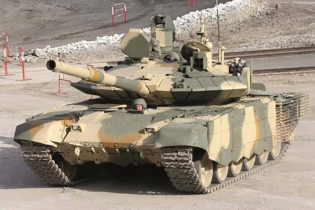 KLOCKI WOJSKO CZOŁG ROSYJSKI T-90 MS MASKOWANIE WOJSKO FIGURKA + BROŃ