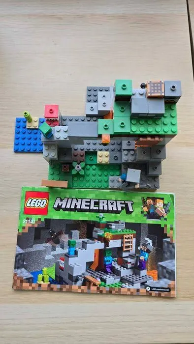 LEGO MINECRAFT 21141 - stan bardzo dobry