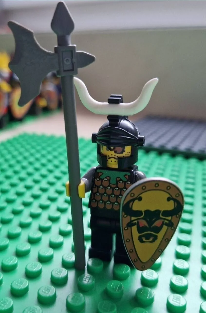 Lego Castle Rycerz cas043 herb byk