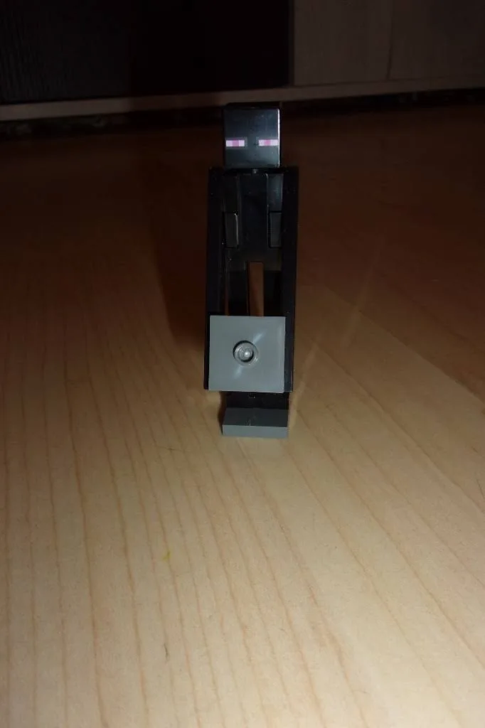 lego enderman figurka