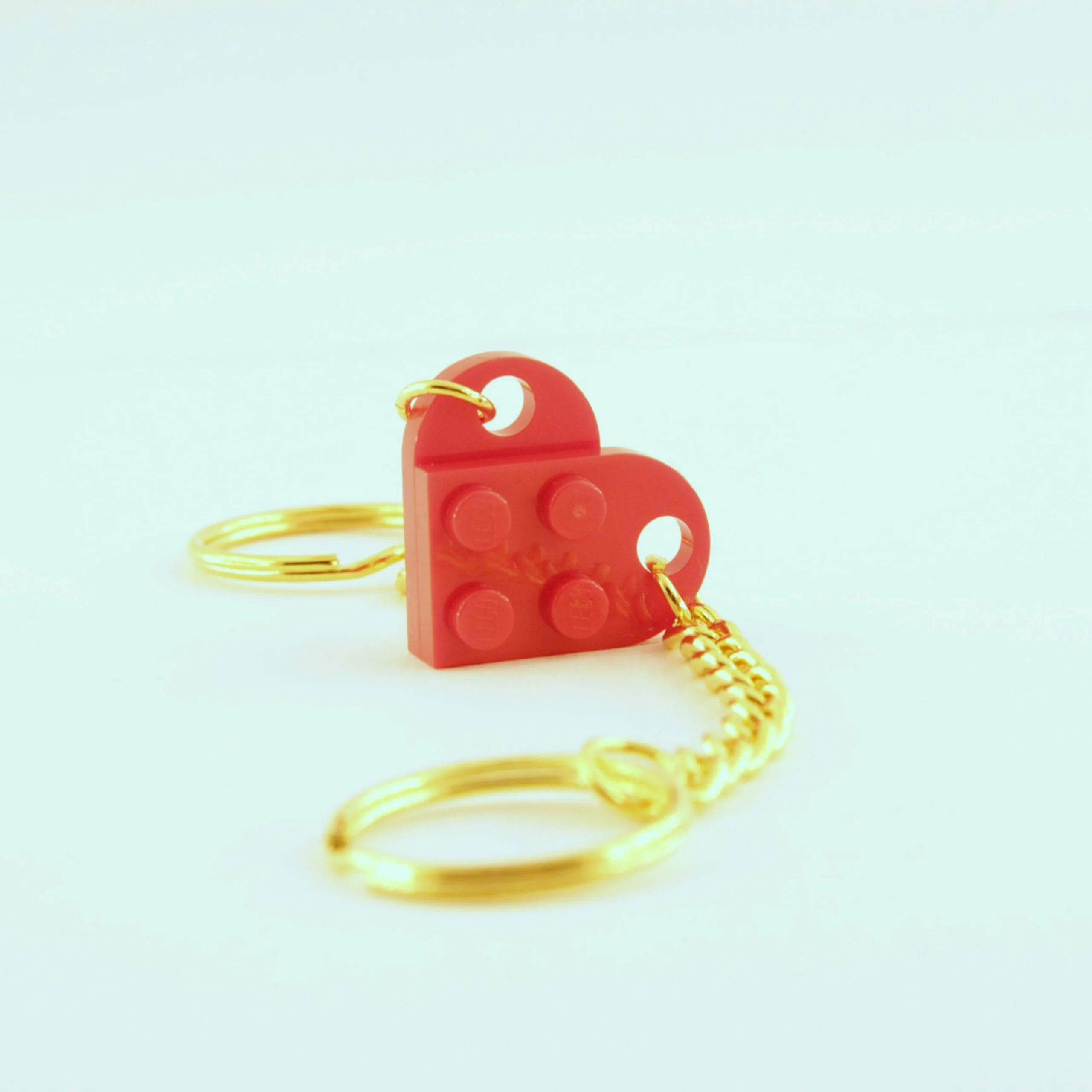 Breloczek LEGO serduszko - złoty łańcuszek