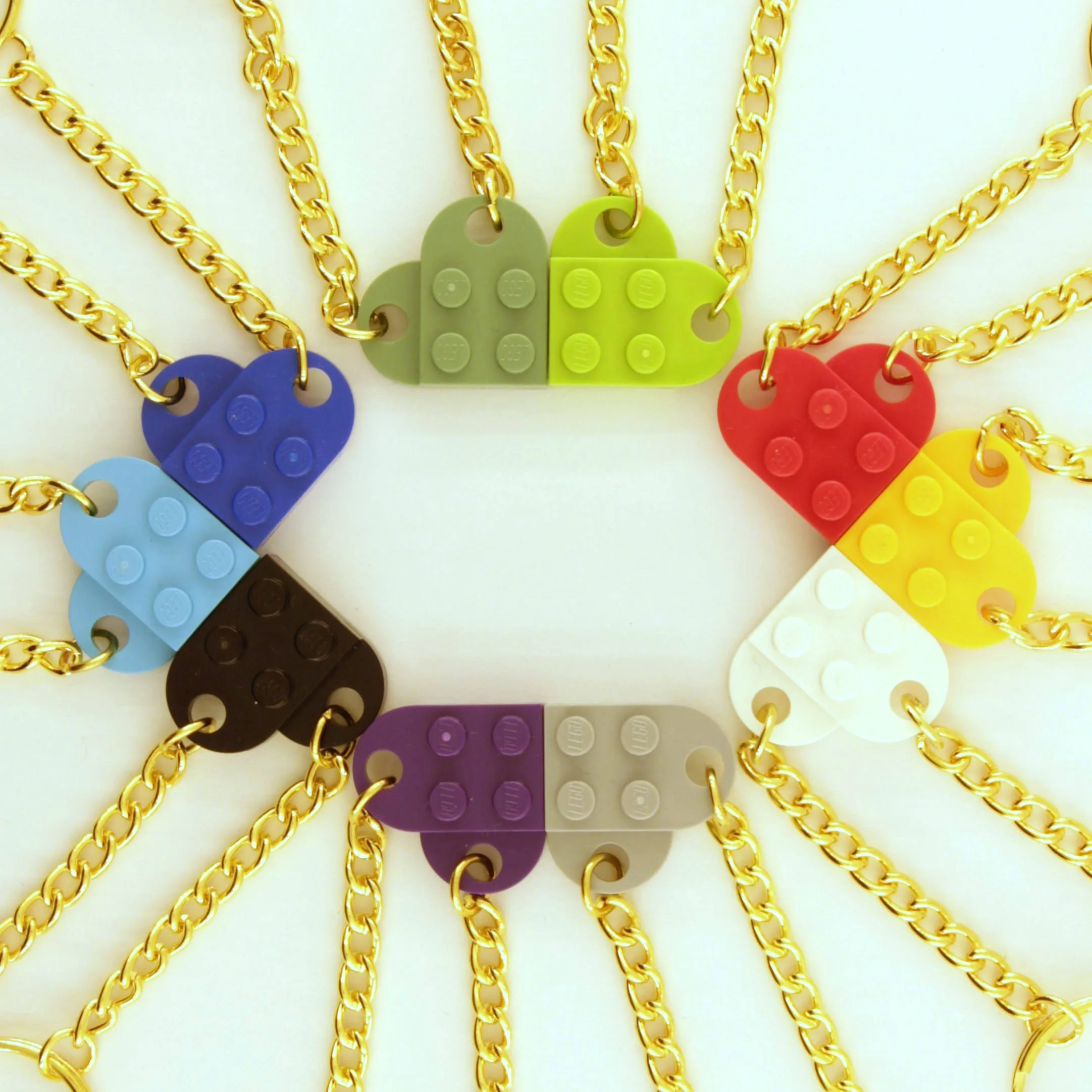 Breloczek LEGO serduszko - złoty łańcuszek