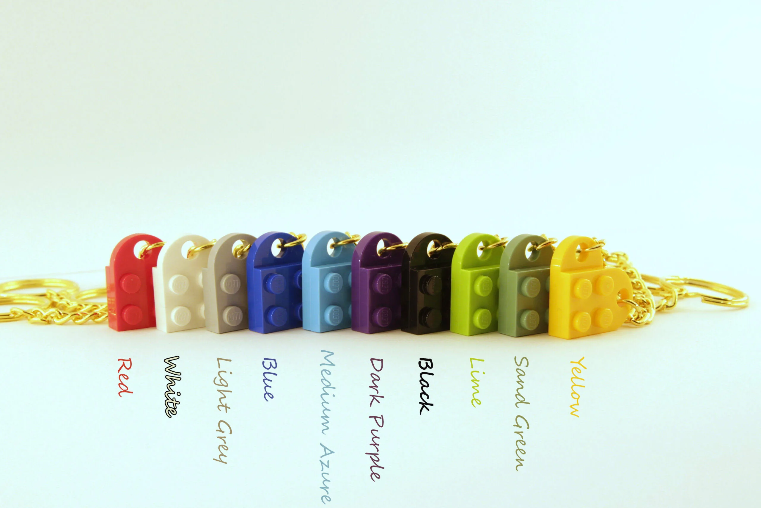 Breloczek LEGO serduszko - złoty łańcuszek